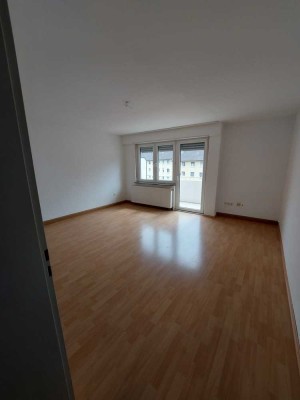 Ihr neues Zuhause - helle 3 ZKB Wohnung mit Balkon