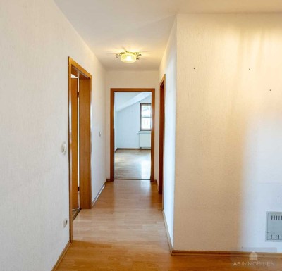 3-Zimmer-Dachgeschosswohnung mit zwei Balkonen & Tiefgarage