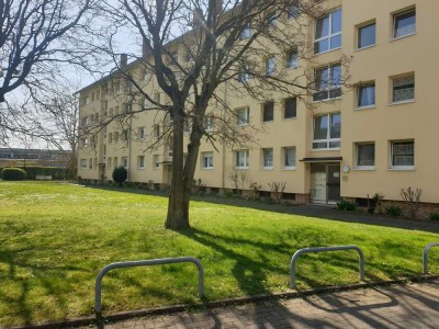Erstbezug nach Sanierung: 3-Zimmer-Wohnung mit Balkon in Maintal