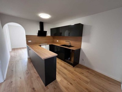 Erstbezug 5-Zimmer Wohnung mit Einbauküche