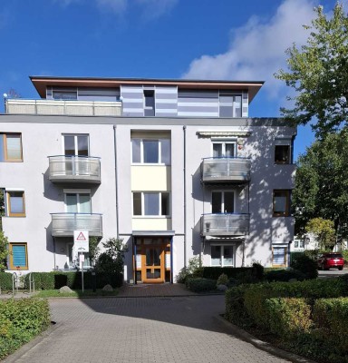 Innenstadt moderne 2-Zimmer Wohnung + Balkon + Stellplatz