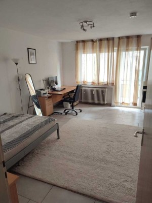 1-Zimmer-Wohnung in Durlach, große Küche und Balkon