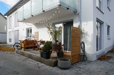 Lichtdurchflutete, moderne drei Zimmer Wohnung