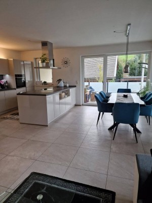 Moderne 4-Zimmer Wohnung mit Terrasse