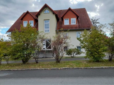 Ansprechende 2-Raum-Maisonette-Wohnung mit EBK und Balkon in Zeulenroda-Triebes