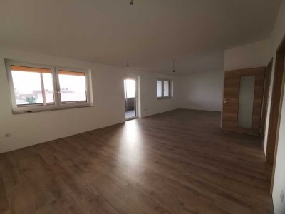 Niedrigenergiehaus*3 Zimmer*großzügiger Balkon*Küche*Barrierefrei*4 Parteienhaus