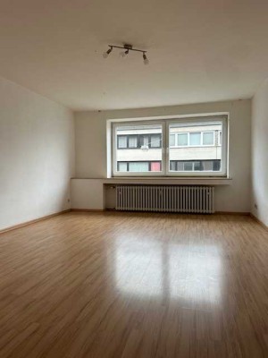 Positive Schufa und fester Job wird vorausgesetzt, 1 ZKDB, mit EBK