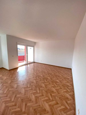 Helle 3ZKB Wohnung mit großem Balkon  in Eisrnberg