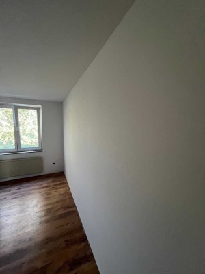 Geräumige 4-Zimmer-Reihenhaus im ruhigen ländlichen Raum * Renovierungsbedürftig