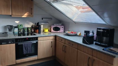 Gemütliche Dachgeschosswohnung mit Balkon und Tageslichtbad