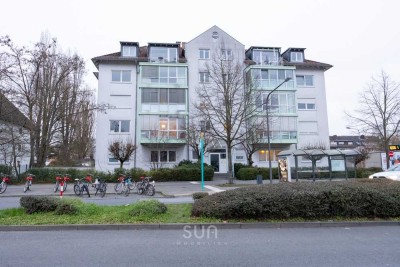 *** Direkt neben der U-Bahn Station*** 2 großzügige Zi. mit Tageslichtbad und Wintergarten