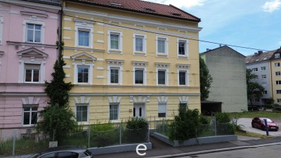 Altbau-Erdgeschosswohnung mit Eigengarten, TOP 2, sofort verfügbar!