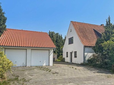 Sanierungsbedürftiges Einfamilienhaus auf großem Grundstück in Heemsen