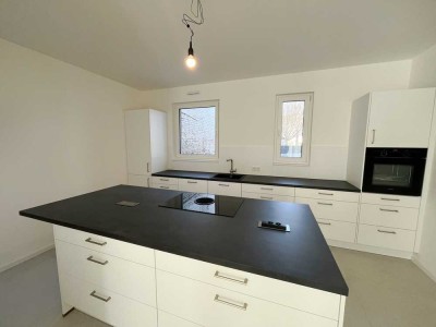 Maisonettewohnung mit 4 Zimmern, sehr schöner Einbauküche, einen TG-Stellplatz in Gustavsburg