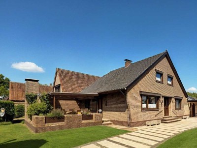 Gemütliches Einfamilienhaus mit Carport in Heide