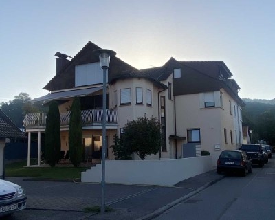 Gepflegte 2-Zimmer-Wohnung im Dreifamilienhaus in Laudenbach