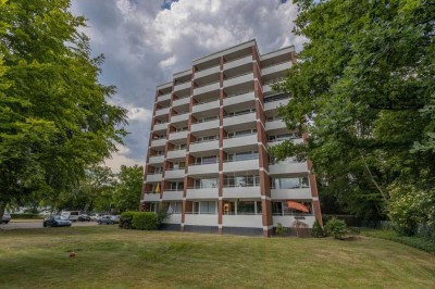 Gemütliche 1-Zimmer-Wohnung in Bremen mit großem Balkon und Laminatboden