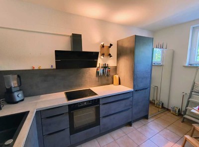 Helle 2-Zimmer-Wohnung mit hochwertiger EBK und Echtholzdielen in Nähe zur HS Ruhr West