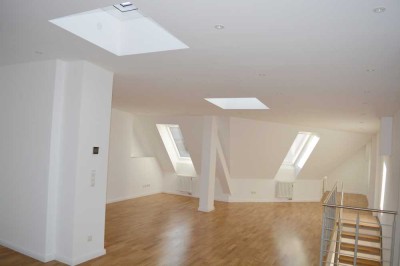 Tolle Maisonette! Grundriss nur geeignet für Paare oder Familien mit max 1 Kind, s. virtuelle Tour