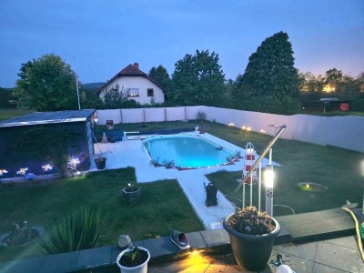 Neuwertiges Traumhaus mit Pool & Photovoltaik – energieeffizient wohnen in Geiß-Nidda