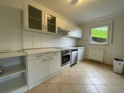 AS-Immobilien.com+++Top sanierte 2-Zimmer mit großer Terrasse inklusive Garage+++