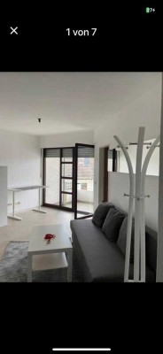 Stilvolle 1-Zimmer-Wohnung mit Balkon und EBK Nahe WHU