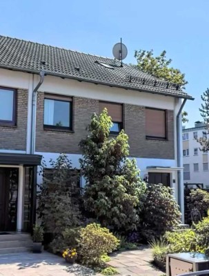 Reihenendhaus  - sehr schönes Grundstück - 32m2 Ausbaureserve vorhanden