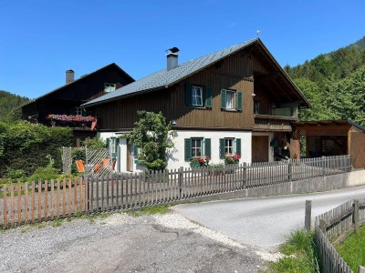 Traditionelles Wohnhaus mit Grundstück zur Traun