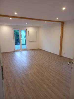 Stilvolle 2,5-Zimmer -Wohnung mit Dachterrasse, Stellplatz und Einbauküche in Horb am Neckar