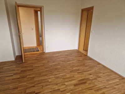 Attraktive 4-Raum-Wohnung in ruhiger Lage in Wüstenbrand mit Parkplatz sucht Nachmieter ab 01.08.!