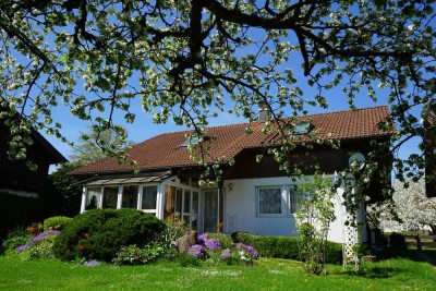 Provisionsfrei! EFH in idyllischer und sonniger Lage inkl. Doppelgarage.