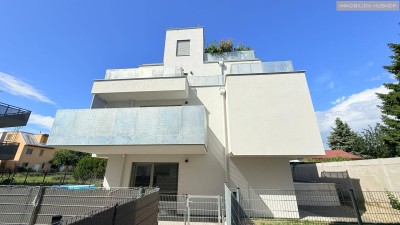 Helle Deckengekühlte Ruhelage 4 Zimmer und Terrasse