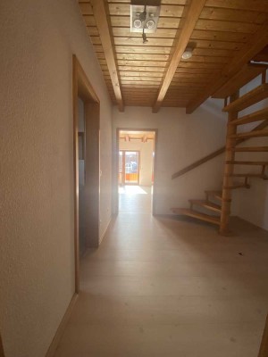 Exklusive Maisonette-Wohnung mit zwei Balkon und Einbauküche in Nußloch