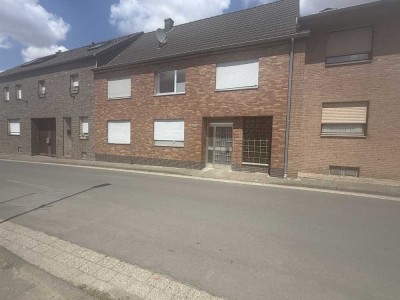 Mehrfamilienhaus mit Sanierungsbedarf – Ideal für Handwerker und Investoren