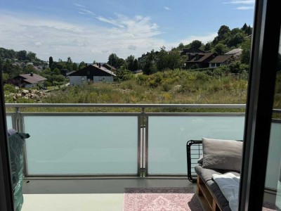 Wohlfühl-Apartment + Balkon + Fahrstuhl + möbiliert + neuwertig / Feel-good apartment + balcony + el