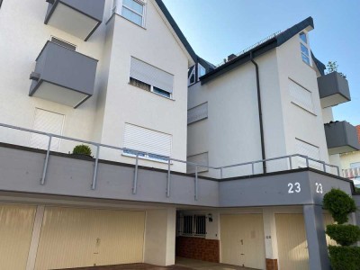 Außergewöhnliches Wohnen - offene Dachgeschosswohnung mit 2 Balkonen !