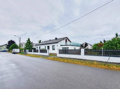 ++TOP-Deal++ Seltene Gelegenheit! Bezugsfertiges Einfamilienhaus sehr ruhig und ZENTRAL gelegen mit großem Garten und eigene Garage! Top Potenzial auf 898 m2 Grundstücksfläche!