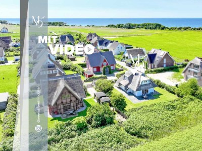 Reetdachhaus mit Wasserblick & Sauna // Strandnah auf Rügen // 2 Terrassen // Unverbaute Sicht, Ruhe