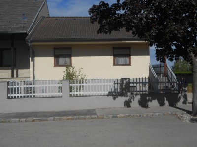Gemütliches Einfamilienhaus mit Terrasse und Garten in Illmitz