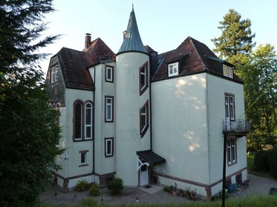 Traumhaftes Villenanwesen mit ca. 8900 m² parkähnlichem Garten in Betlage von Baden-Baden