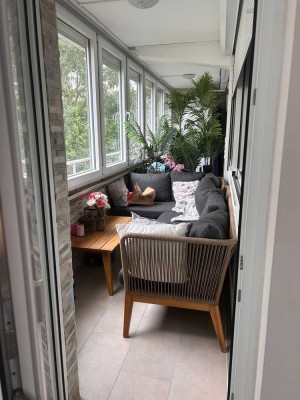 Familienfreundliche, sanierte 4-Zimmer-Wohnung mit Balkon & Aufzug in zentraler Lage von Offenbach