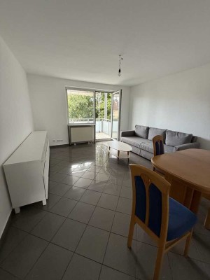 Helle, renovierte und möblierte 3- Zimmer-Wohnung im Taunus