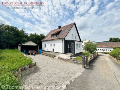 Schönes Einfamilienhaus auf Eckgrundstück mit Garten, Terrasse und Garage – Greding