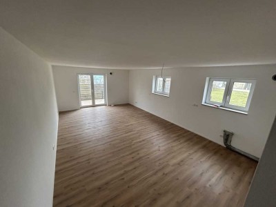 Erstbezug mit Balkon: Exklusive 4-Zimmer-Erdgeschosswohnung mit geh. Innenausstattung in Beilngries