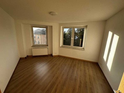 Schöne 2-Zimmer WHG mit Küche mit Balkon Erdgeschoss