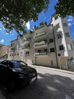 Helle großzügige 5-Zimmer-Wohnung (130 m²) mit zwei Balkonen in TOP-Lage in Kempten