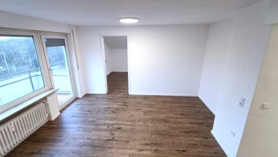 Stilvolle 3-Raum-Wohnung mit gehobener Innenausstattung mit Balkon und Einbauküche in Stuttgart