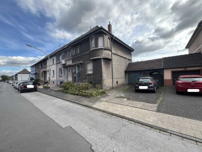 Häuschen im "Dornröschenschlaf" im Duisburger Süden sucht neue Familie!