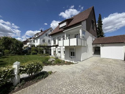 Luxuriöses, komplett renoviertes Haus, Erstbezug mit zwei Gärten und Brunnen in der Nähe der Patch B