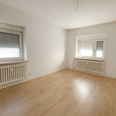 *kurzfristig verfügbar* 2 Zi-Wohnung im EG * Wohnküche & Tageslichtbad *